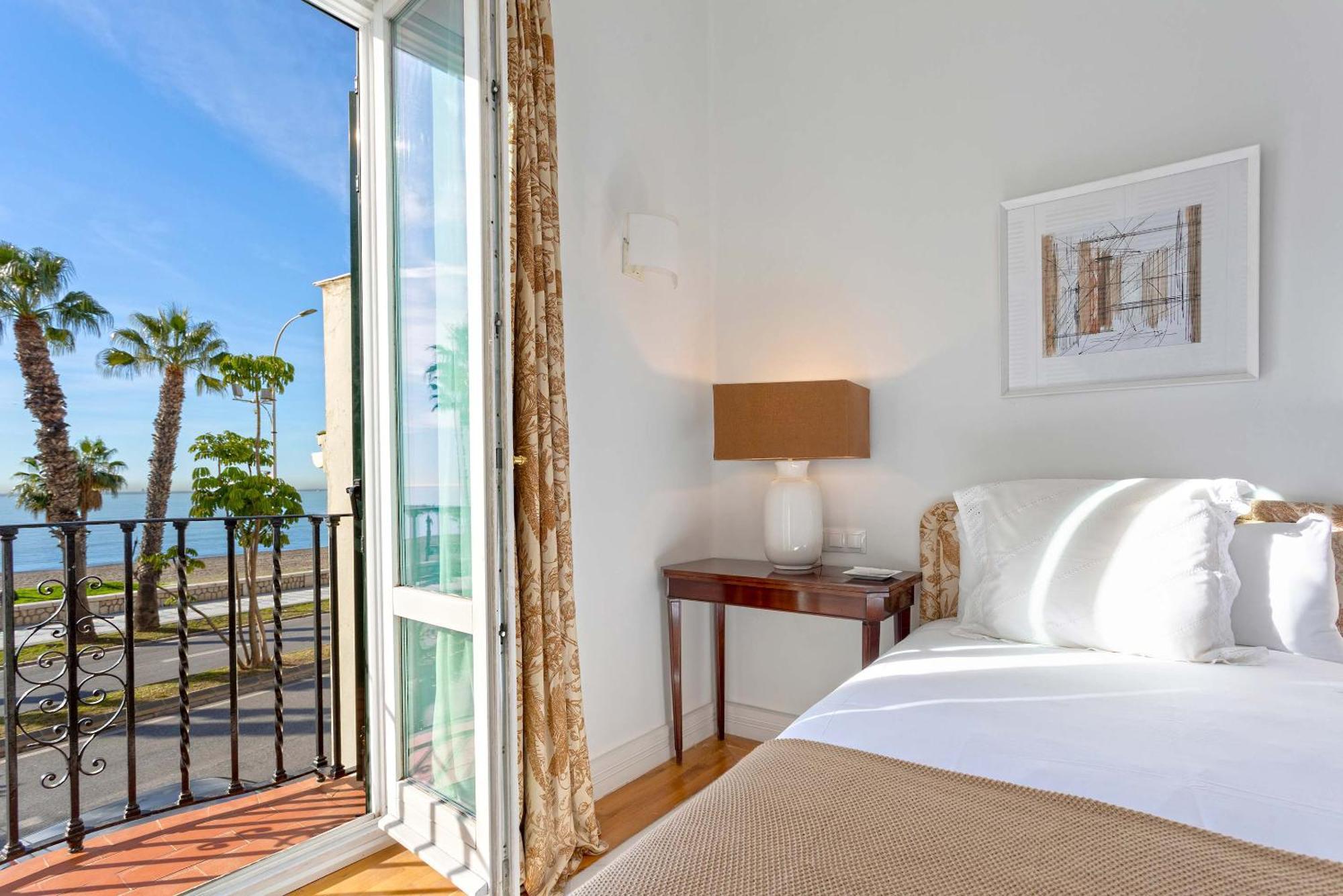 Genteel Home Paseo Maritimo Malaga Exterior photo