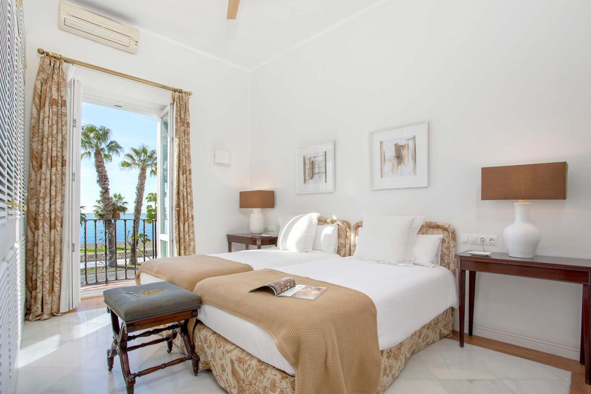 Genteel Home Paseo Maritimo Malaga Exterior photo