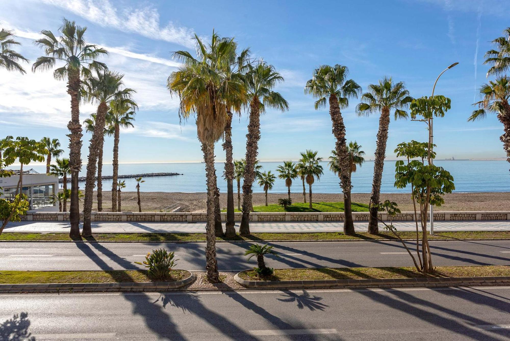 Genteel Home Paseo Maritimo Malaga Exterior photo